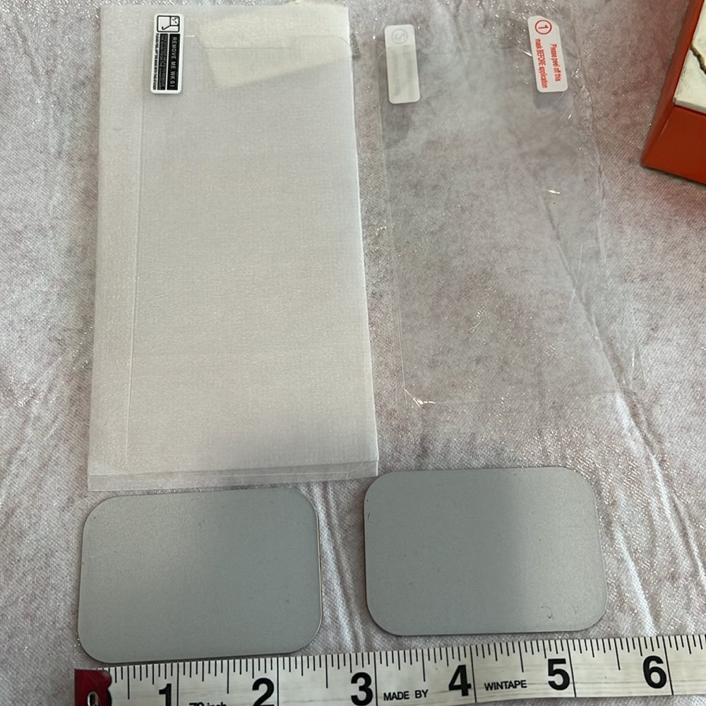iPhone Screen Protector & Magnets - Picture 3 of 4